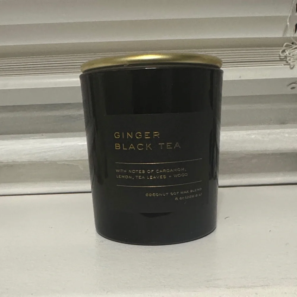 NWT THRESHOLD lidded glass jar candle black label -ginger black tea -8oz